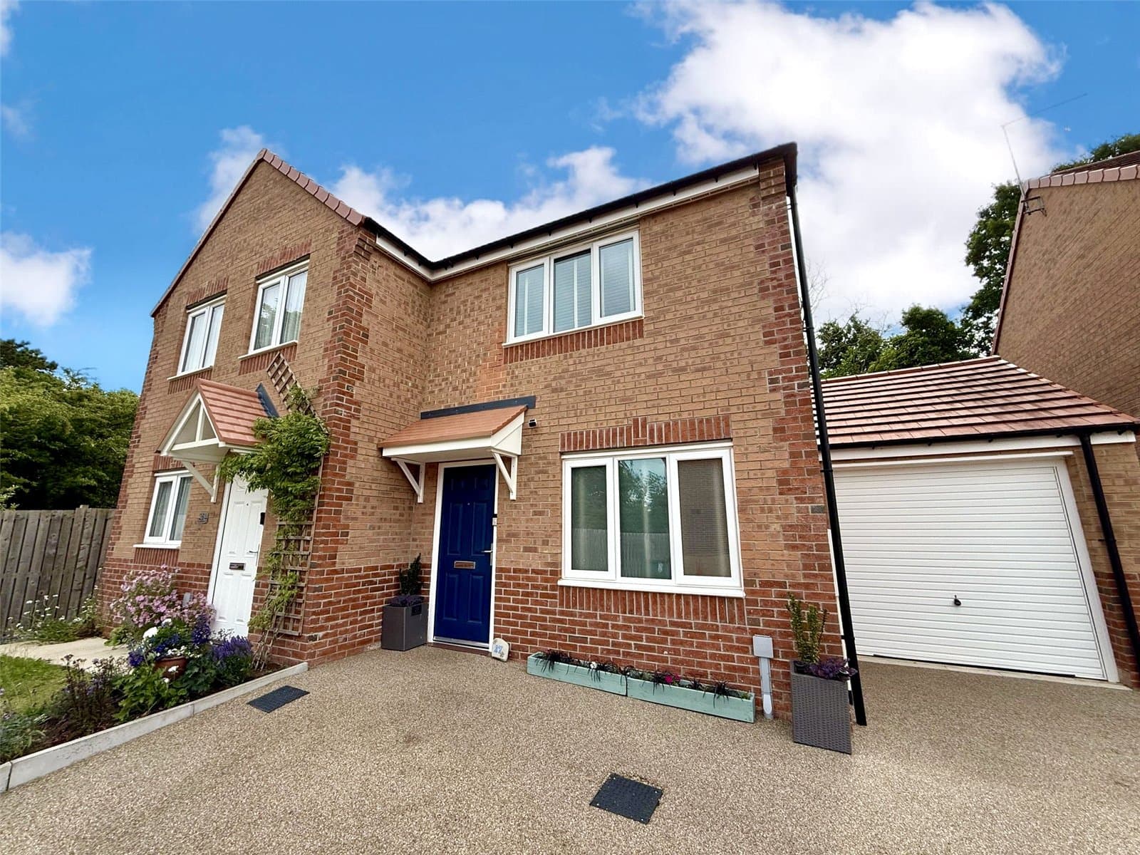 Middle Gill Close, Loftus, North Yorkshire, TS13 4BX